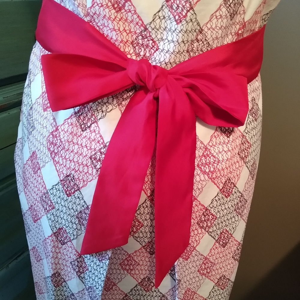 Dress - Picture 4 of 4